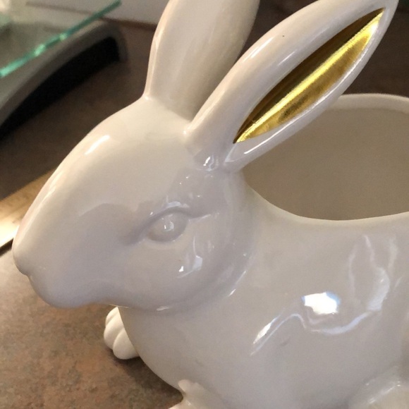 Pair of white bunnies on is candy dish - Picture 5 of 9